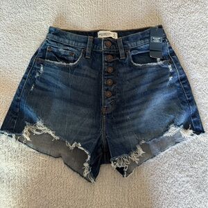 NWT Abercrombie & Fitch curve love/high rise mom jean shorts